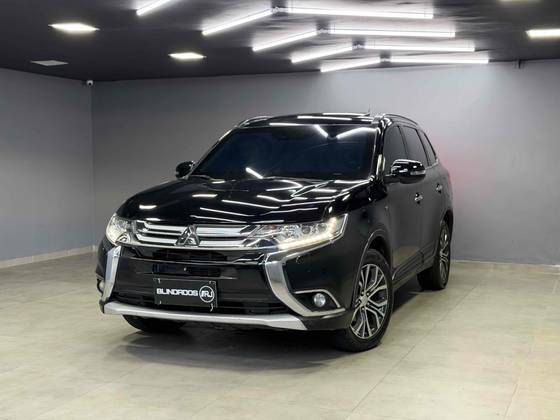 MITSUBISHI OUTLANDER 3.0 GT 4X4 V6 24V GASOLINA 4P AUTOMÁTICO MITSUBISHI OUTLANDER 3.0 GT 4X4 V6 24V GASOLINA 4P AUTOMÁTICO